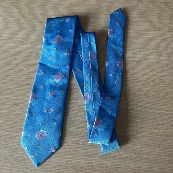 💕2/$30💕Thomas Pink Floral 100% Silk Blue Tie - Picture 1 of 7